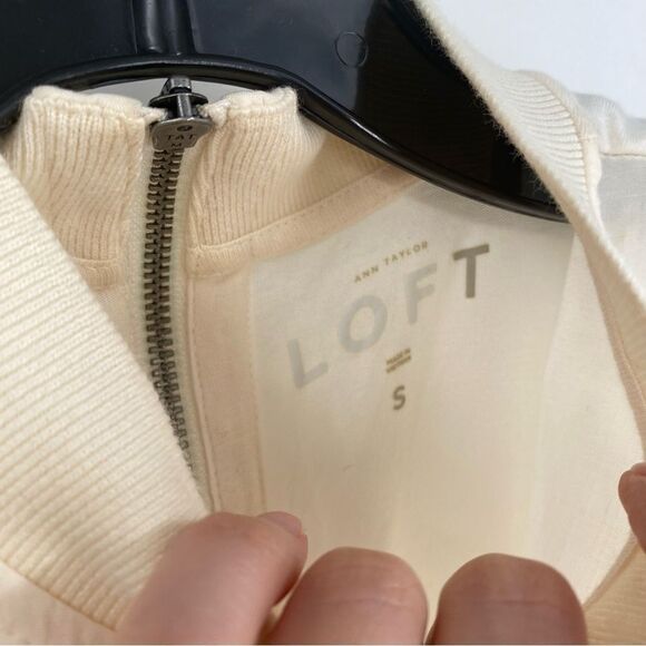 LOFT Women’s High Mock Neck Sleeveless Cream Blouse size S - Picture 4 of 5